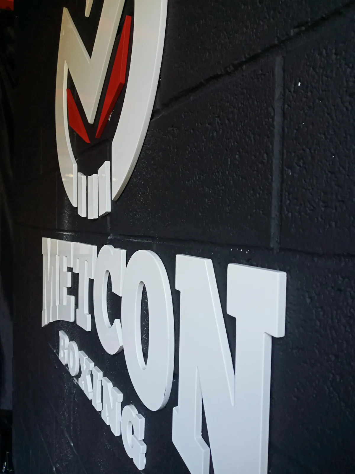 Lettres relief en Forex METCON réalisées par IZM.MA